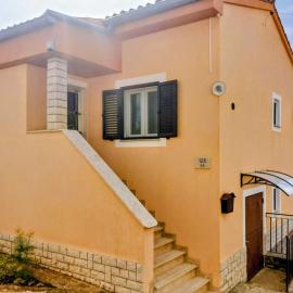 Apartment Tina, khách sạn ở Karojba