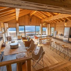 Chalet Luxe spacieux, Piscine chauffée, vue lac et montagnes, proximité immédiate pistes