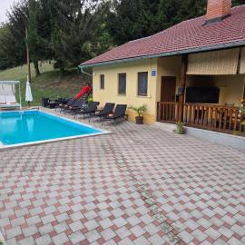 VILA LASOVIC + POOL + JACUZZI + SAUNA, hotel in Tuhelj