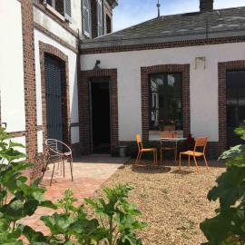 Cozy & stylish accommodation in a house near Perche