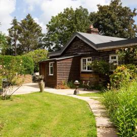 East Sussex Farm Cottage 3 Bedrooms plus Garden