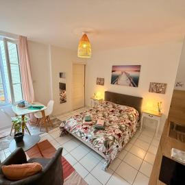 Zéphyra Studio DELUXE dans résidence Privée avec Patio à proximité