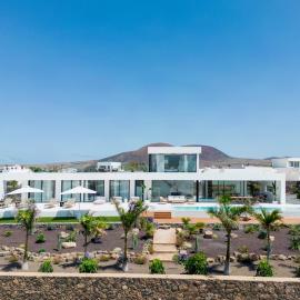 Villa White Lava by Aura Collection, hotelli kohteessa Lajares