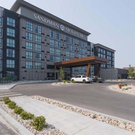 Sandman Signature Winnipeg Airport Hotel & Suites, Hotel in Winnipeg