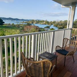 The View - Over the Bay, hotel in Kerikeri