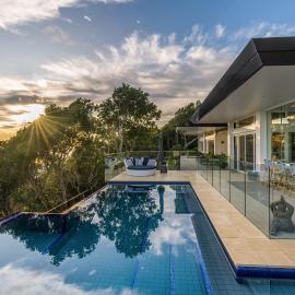 Pool House - luxury 3 bedroom with views and sauna