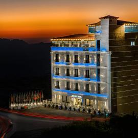 Petra Bermudez Hotel, хотел в Вади Муса