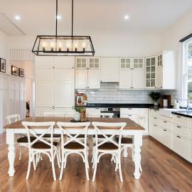 Castlemaine में, होटल Victorian Hilltop Retreat - Firepit & Sunset Views