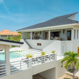 Luxury Ocean View Villa with Private Pool - Curaçao, Hotel in Willibrordus