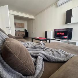 Apartamentul Familiei 2 langa Aeroport Otopeni, hotel en Otopeni