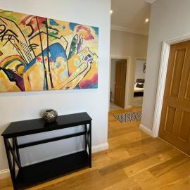 Convent - 2 Bed Serviced Apartment Farnborough