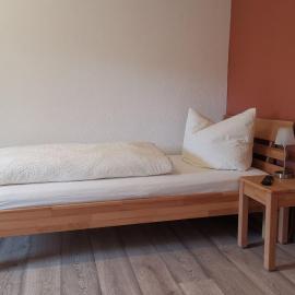 Haus für Monteure und Studenten, hotel di Unterneukirchen