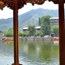 T luxury Heritage houseboat、シュリーナガルのホテル