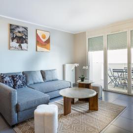 2 bright bedrooms, terrace & parking, near Geneva