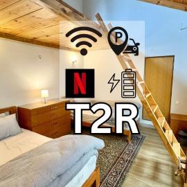 Pine Edge by T2R - Luxury Duplex Apartment Private Parking & Stunning Views in Khaira Gali near to Nathia Gali & Muree, hotel in Khaira Gali