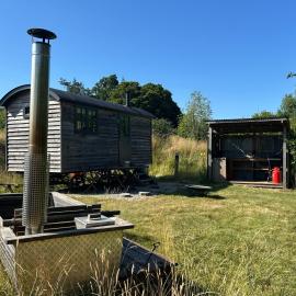 Luxury One Bed Shepherd's Hut with Hot Tub