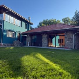 Синята къща La casa Blu, hotel v mestu Debnevo