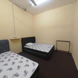 FAMILYs ROOM