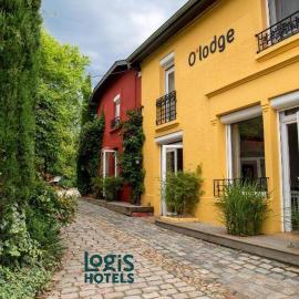 Logis Hôtel O Lodge, отель в городе Cleppé