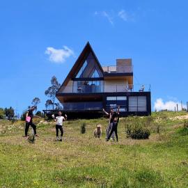 Villa Encanto Tuta Chalet de Lujo con Chimenea y Vistas 360º, hotel em Tuta