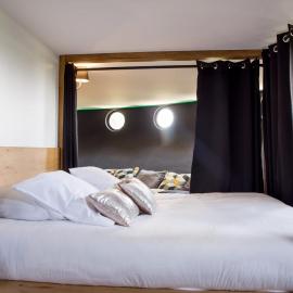 Suite atypique, jacuzzi & Piscine 3, ξενοδοχείο σε Trevoux