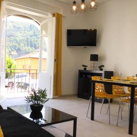 Appartement Lumea 80m2 climatisé parking proche Sanctuaire, hotel in Lourdes