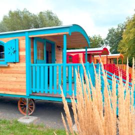 Ferienhauspark im Freibad Brauweg - Rolling Lodges, хотел в Гьотинген