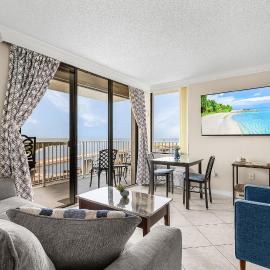 12th Floor Retreat with Unmatched Gulf and Bay Views, hotel a Fort Myers Beach