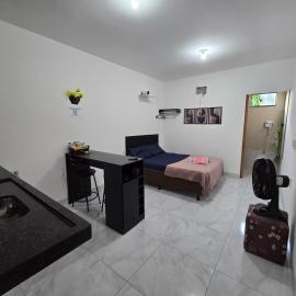Flat completo 11 minutos do centro de Aparecida de Goiania, hotel in Aparecida de Goiânia