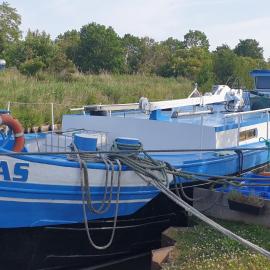 Séjour confortable sur péniche luxueuse, hotel di Brouckerque