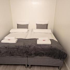Modern apartment near train station H77A