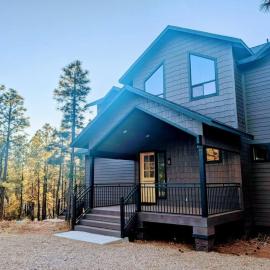 Beautiful Heber Cabin Retreat, hotelli kohteessa Overgaard