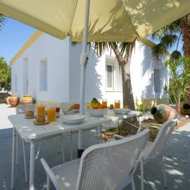 Casa Camara, Central Detached House with Yard