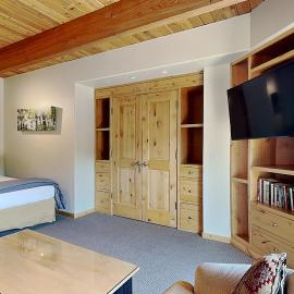 Timberline Condominiums Studio Deluxe Unit 217
