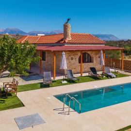 Villa eftichia, hotel a Pitsidia