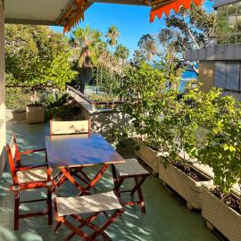 Tre Ponti Beach Apartment - Spacious, Sea View & Private Parking