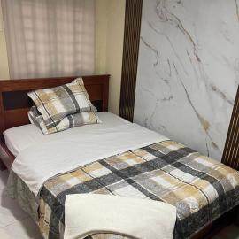 CÓMODA HABITACIÓN CENTRAL, hotel sa Machala