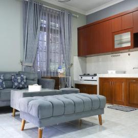 Villa Dalia Puncak EE11-18, hotel en Cikujang