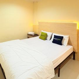 Urbanview Hotel Ling near Jawa Timur Park 2, hotel u gradu Tlekung