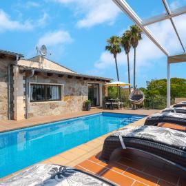 Refugi De Les Aguiles, hotel a Lloseta