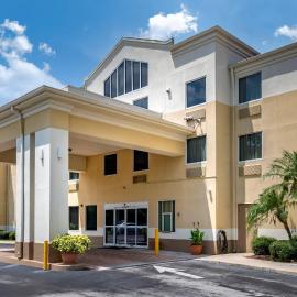 Comfort Inn & Suites DeLand - near University: De Land şehrinde bir otel