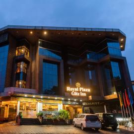Royal Plaza Glitz Inn