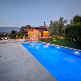 Green Garden Villa & Pool