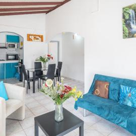 Maison Yoyo - Maison Climatisée, Hotel in Basse-Terre