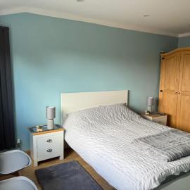 Studio- Sleeps 2- Free WiFi- Luxury Shower