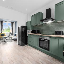 Stylish Bolton Home 4 Bedrooms & Free Parking, hotel em Bolton