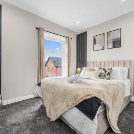 Stylish Bolton Home 4 Bedrooms & Free Parking, hotel in Bolton