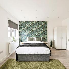 Modern Ealing Broadway Apt - Near Tube & Central London