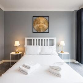 The Sharston - Free Parking & Close To Airport