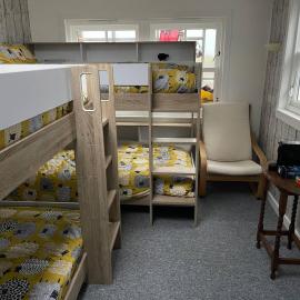 Bunk bed room for 4 next to the sea, hotel a Rossinish